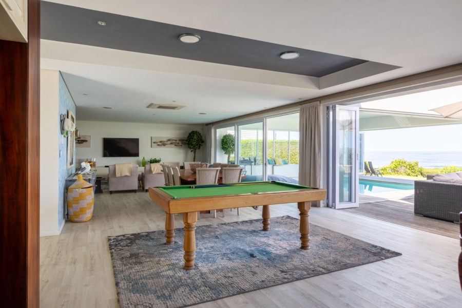 8 Bedroom Property for Sale in Keurboomstrand Western Cape